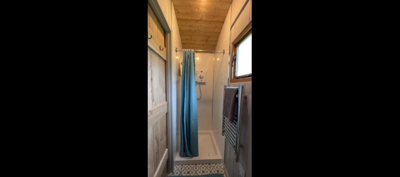 Shepherds Hut At Cedar Gables Lamberhurst ภายนอก รูปภาพ